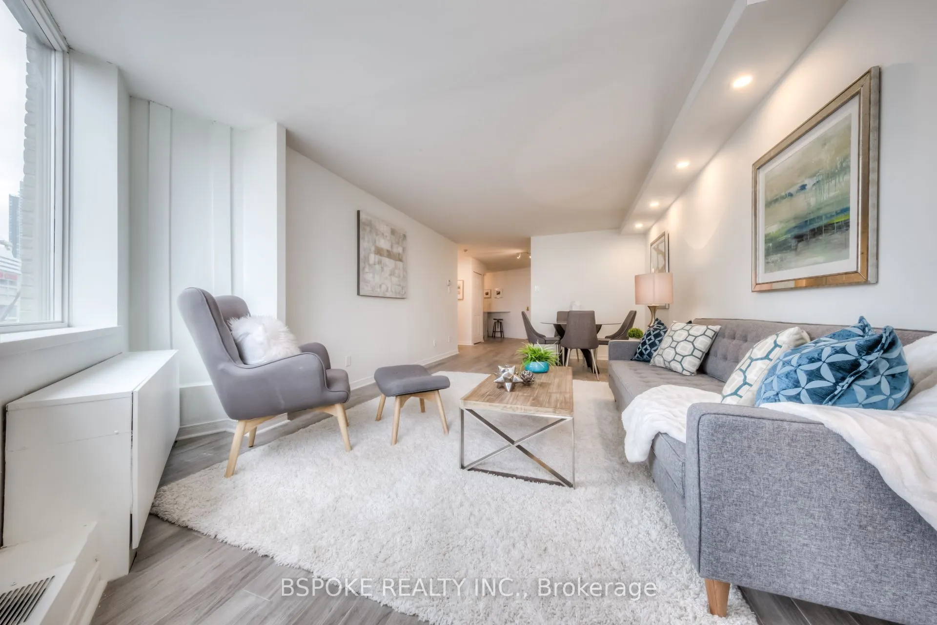 260 Queens Quay W, #804