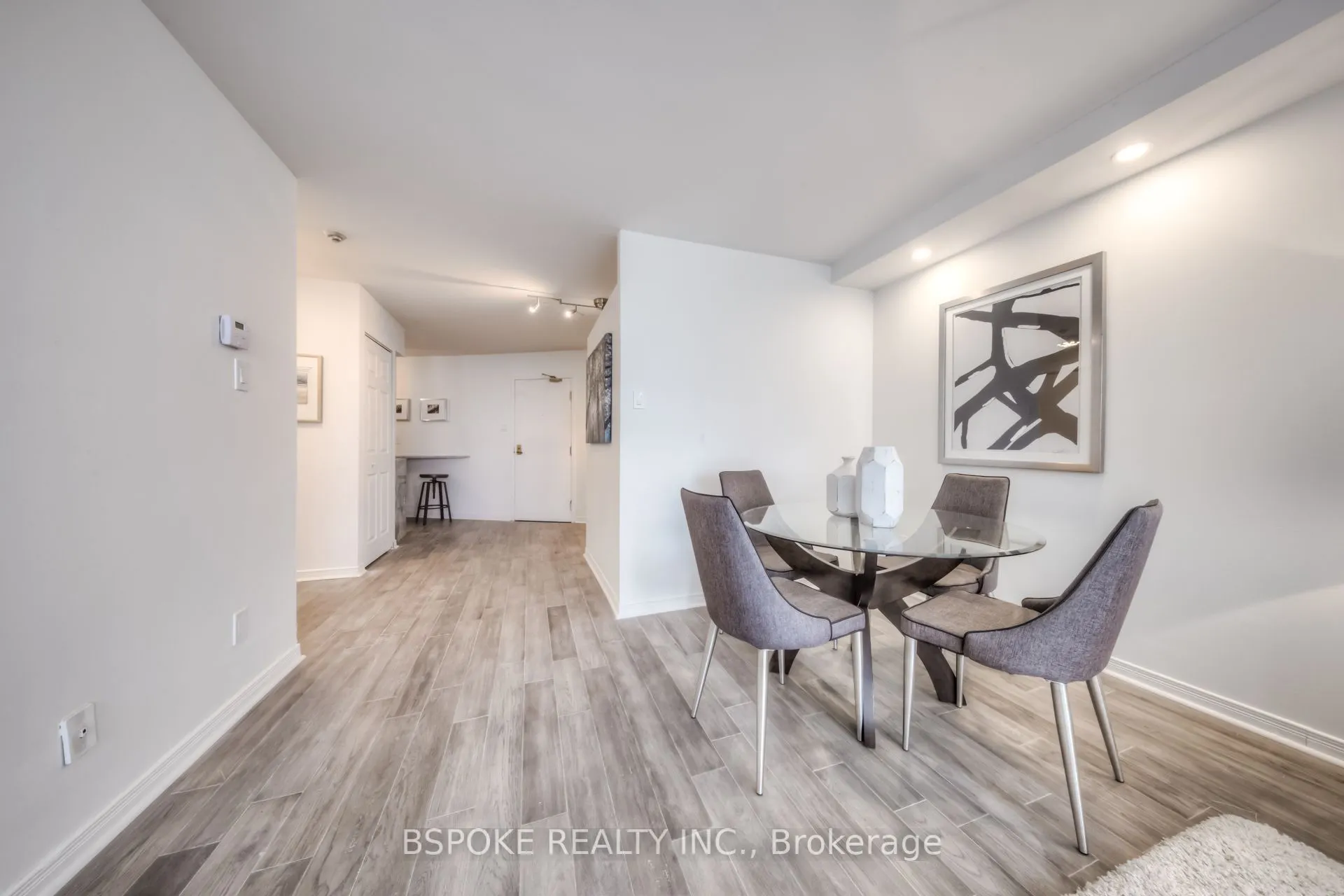 260 Queens Quay W, #804