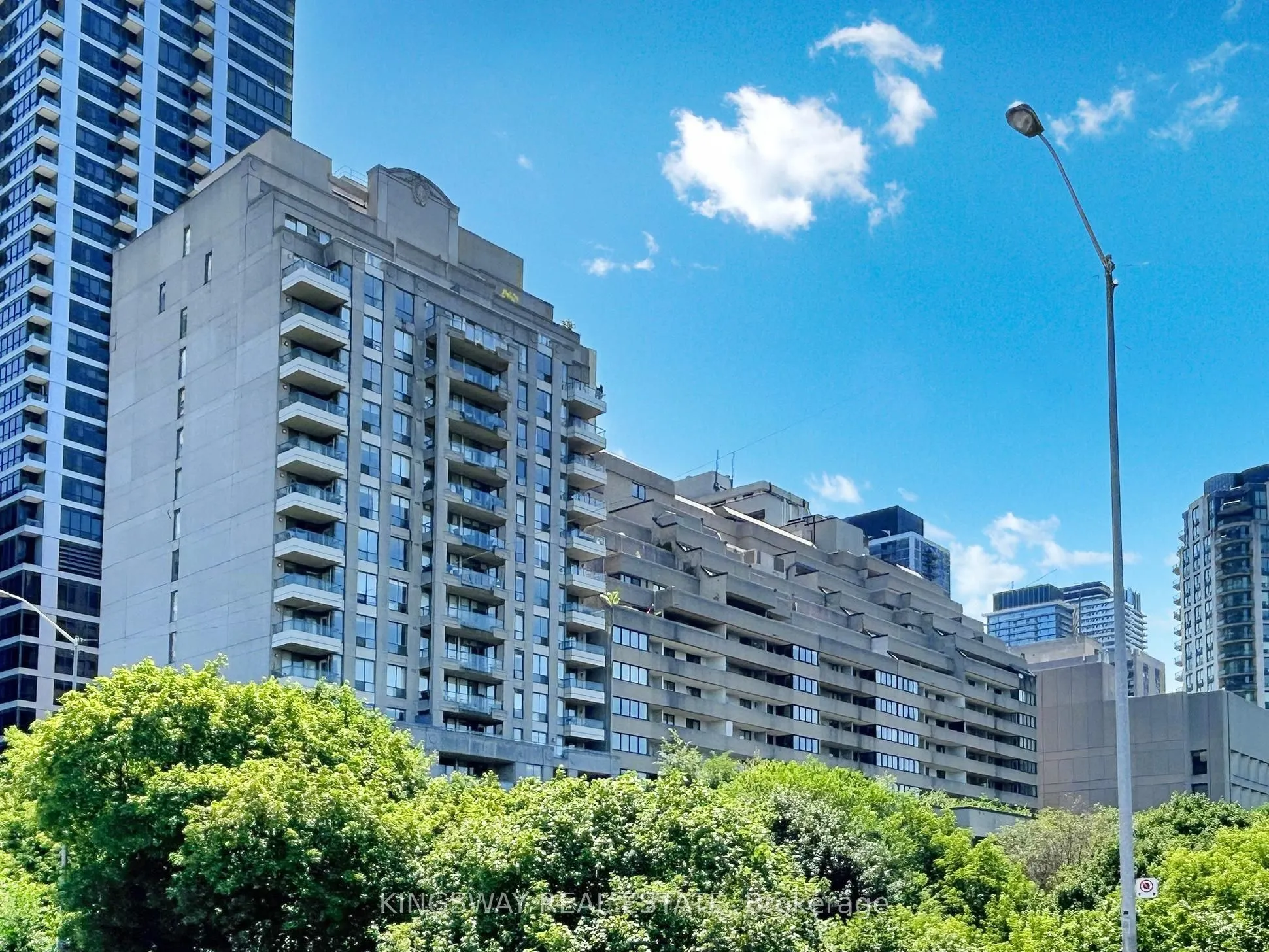 388 Bloor Street E, #1607