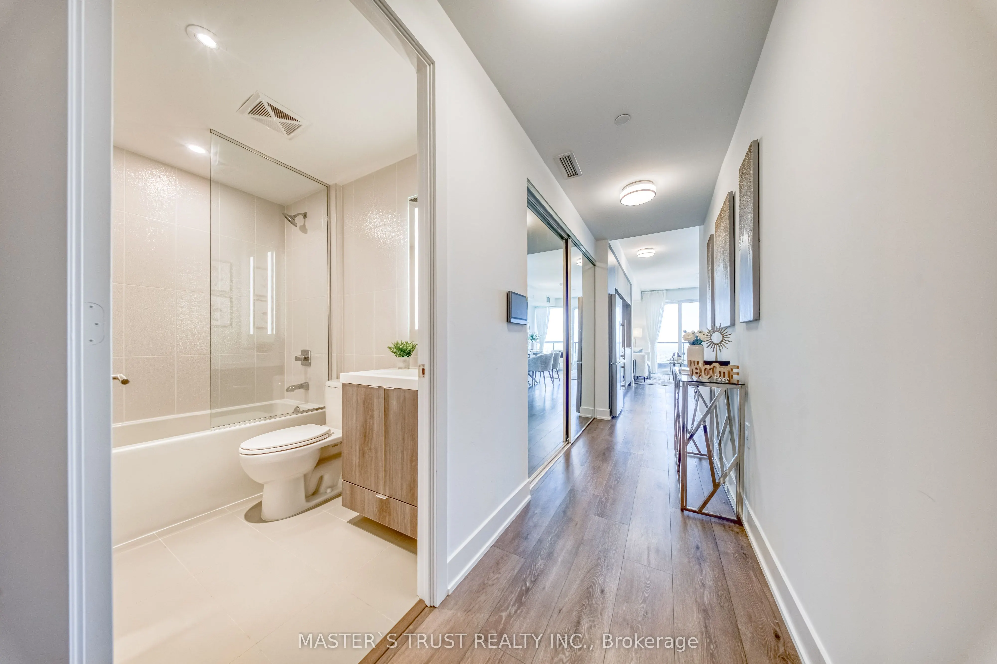 585 Bloor Street E, #3218