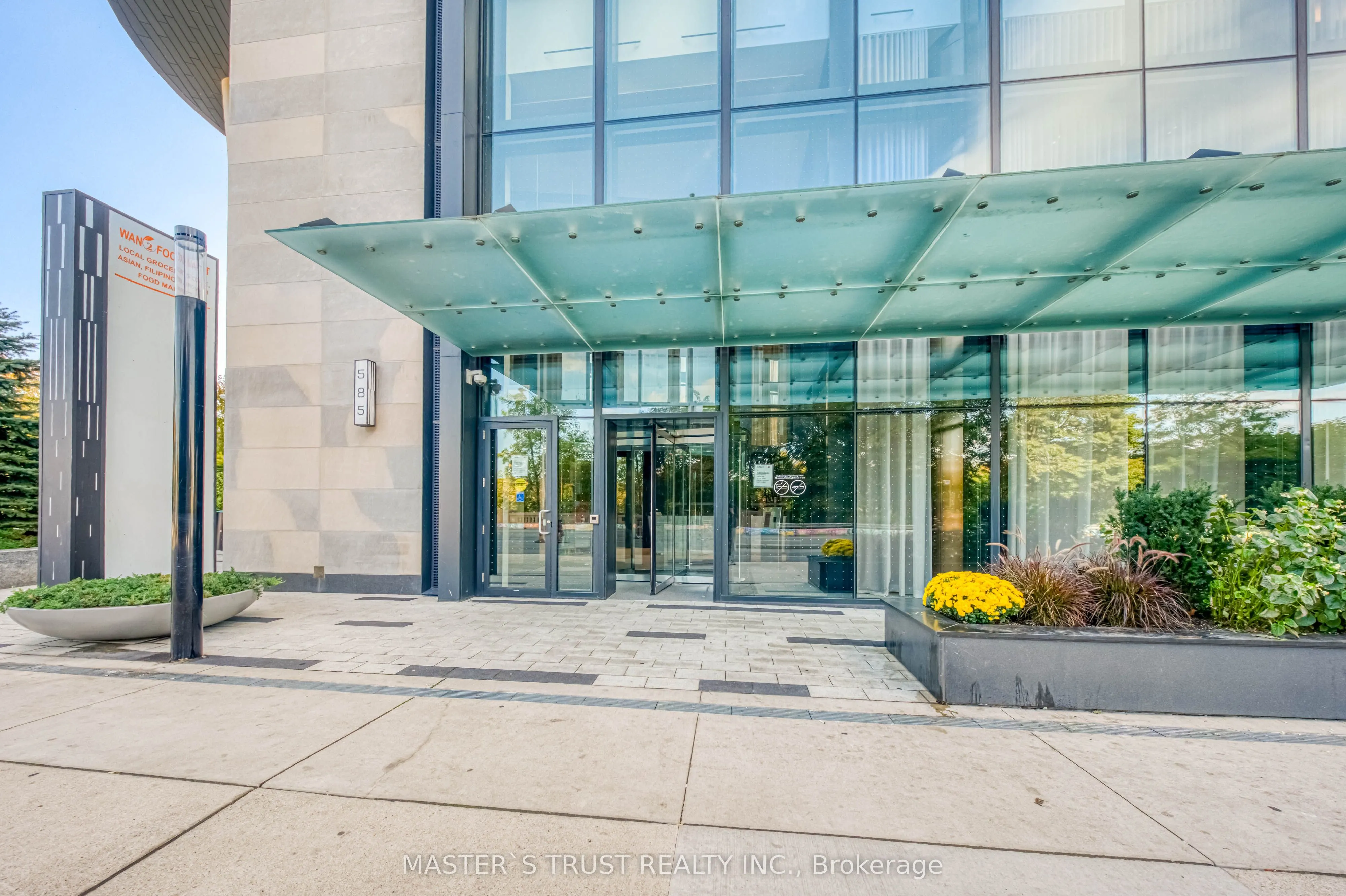 585 Bloor Street E, #3218