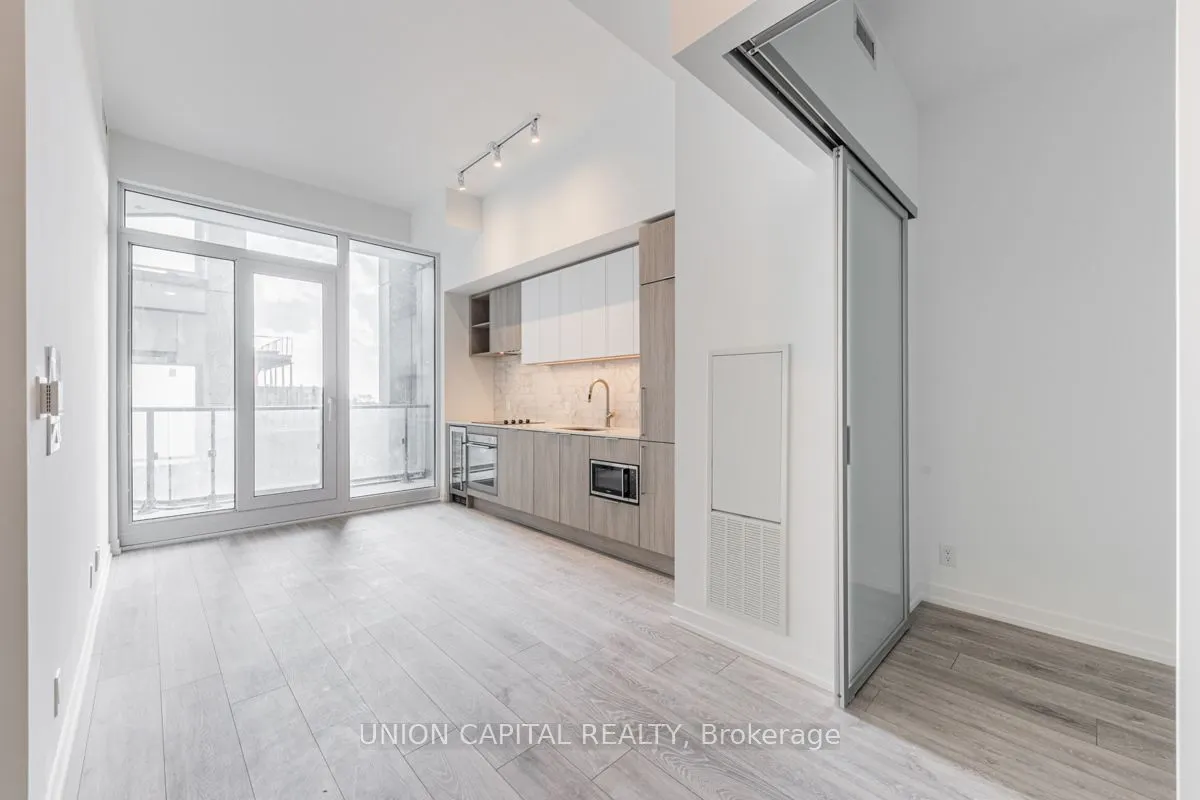 2020 Bathurst Street, #901