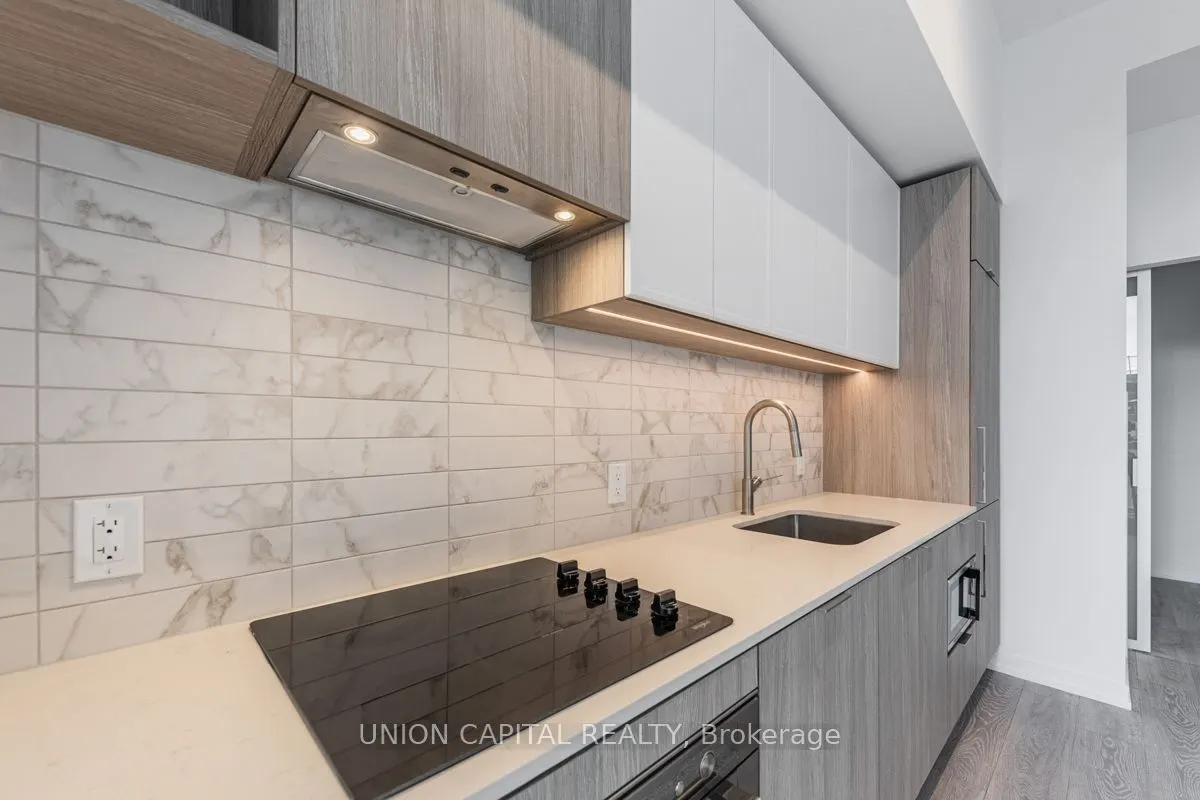 2020 Bathurst Street, #901