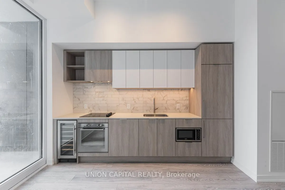 2020 Bathurst Street, #901
