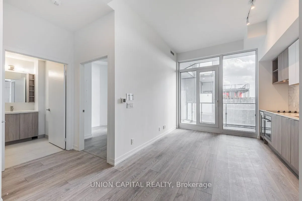 2020 Bathurst Street, #901