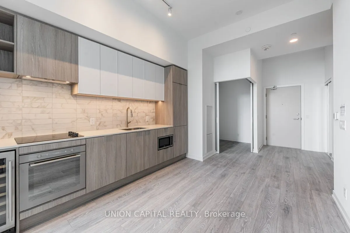 2020 Bathurst Street, #901