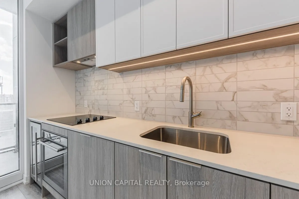 2020 Bathurst Street, #901