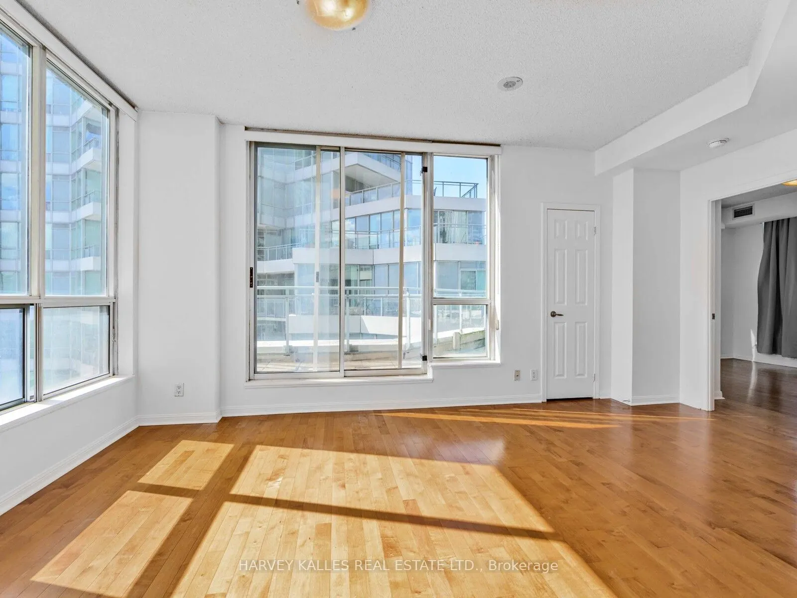 228 Queens Quay W, #1115
