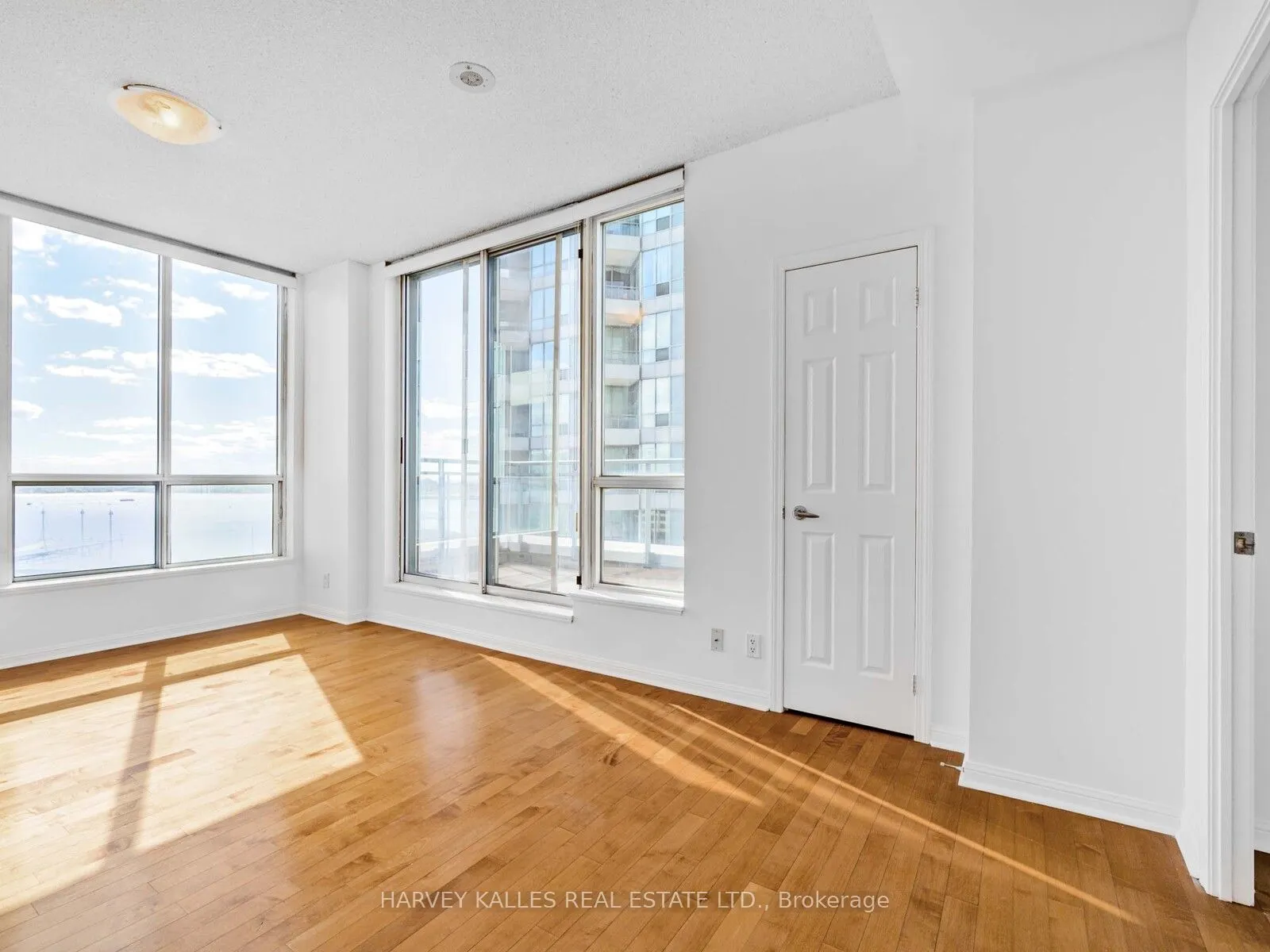 228 Queens Quay W, #1115