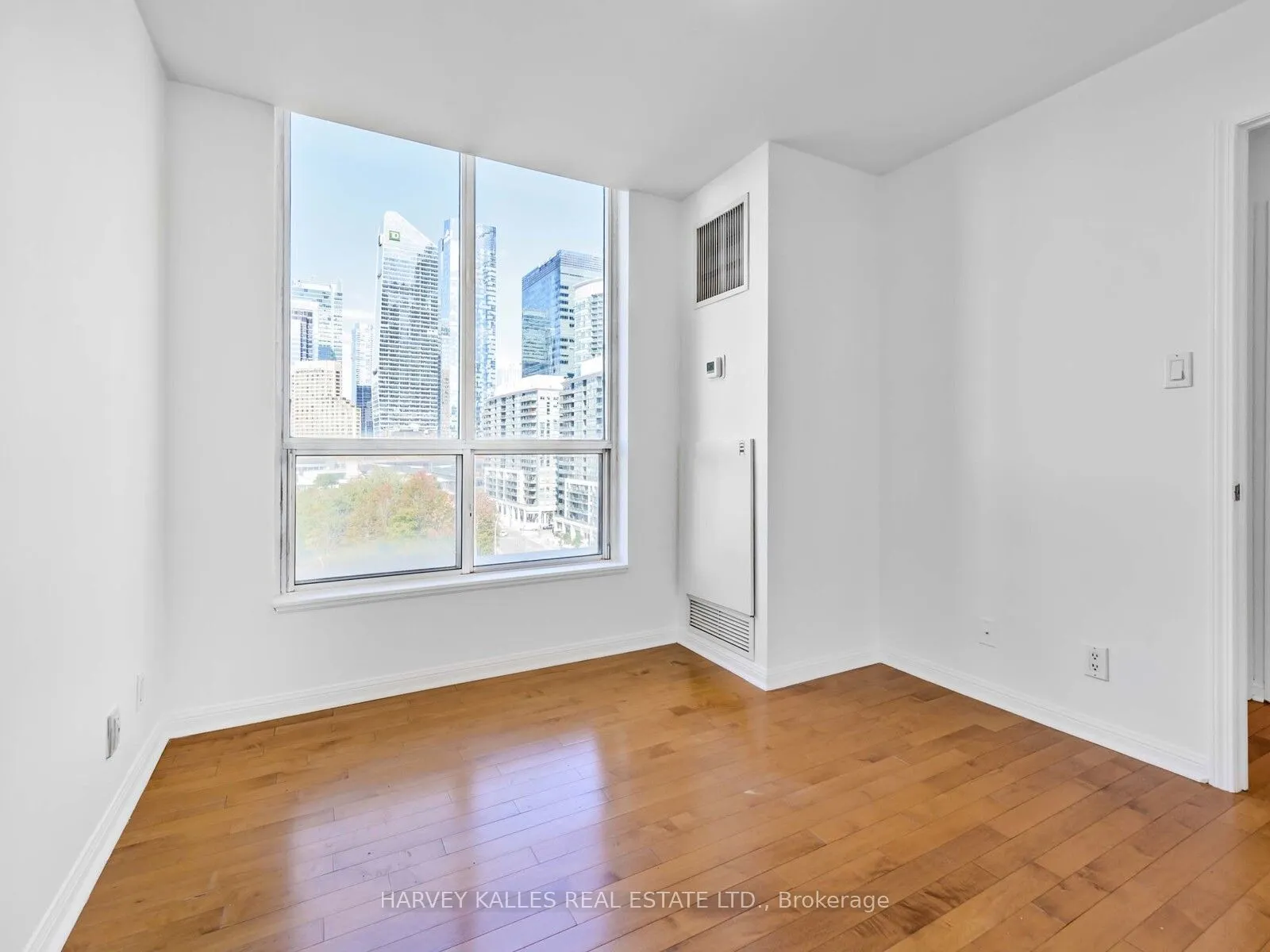 228 Queens Quay W, #1115