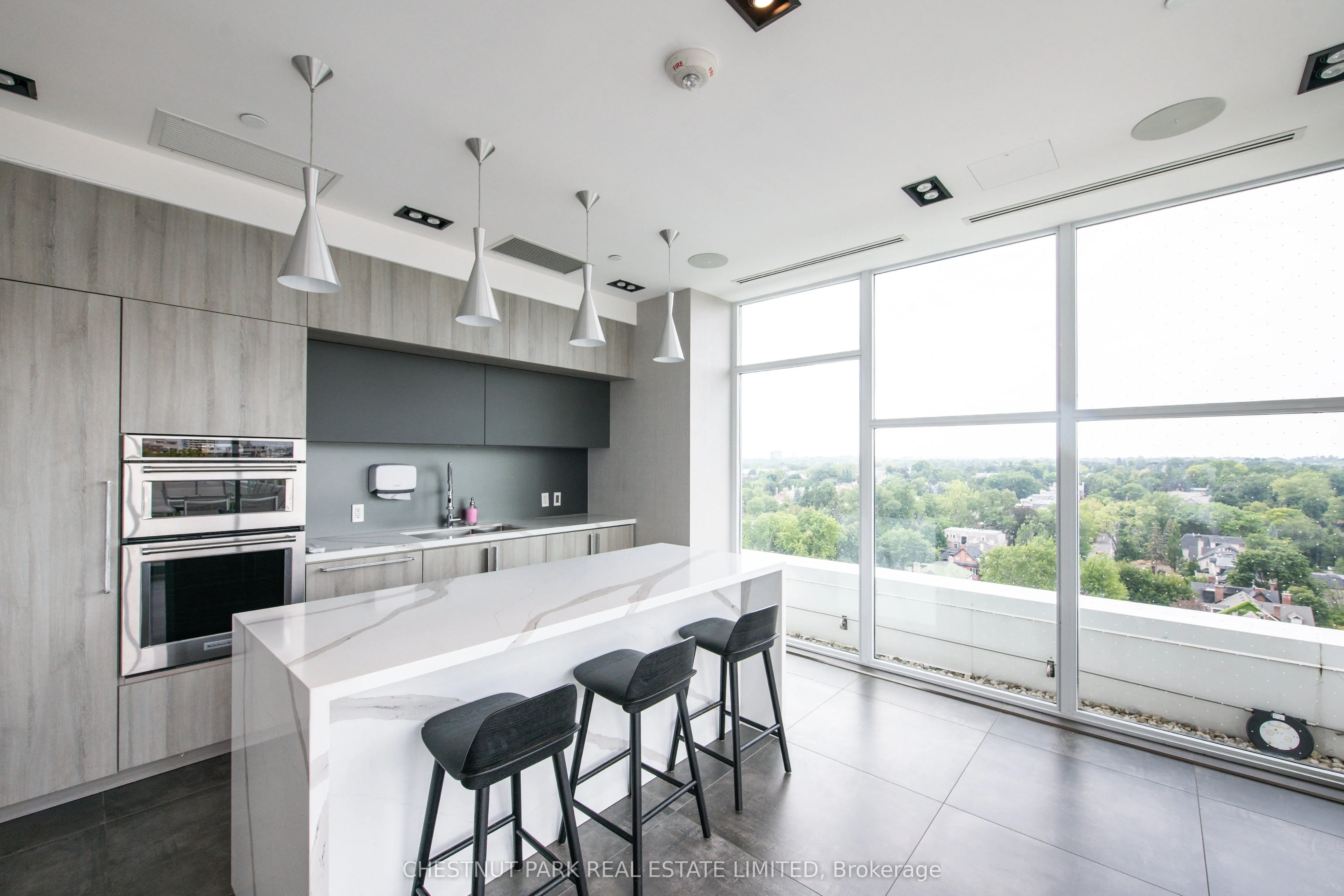 223 St. Clair Avenue W, #614