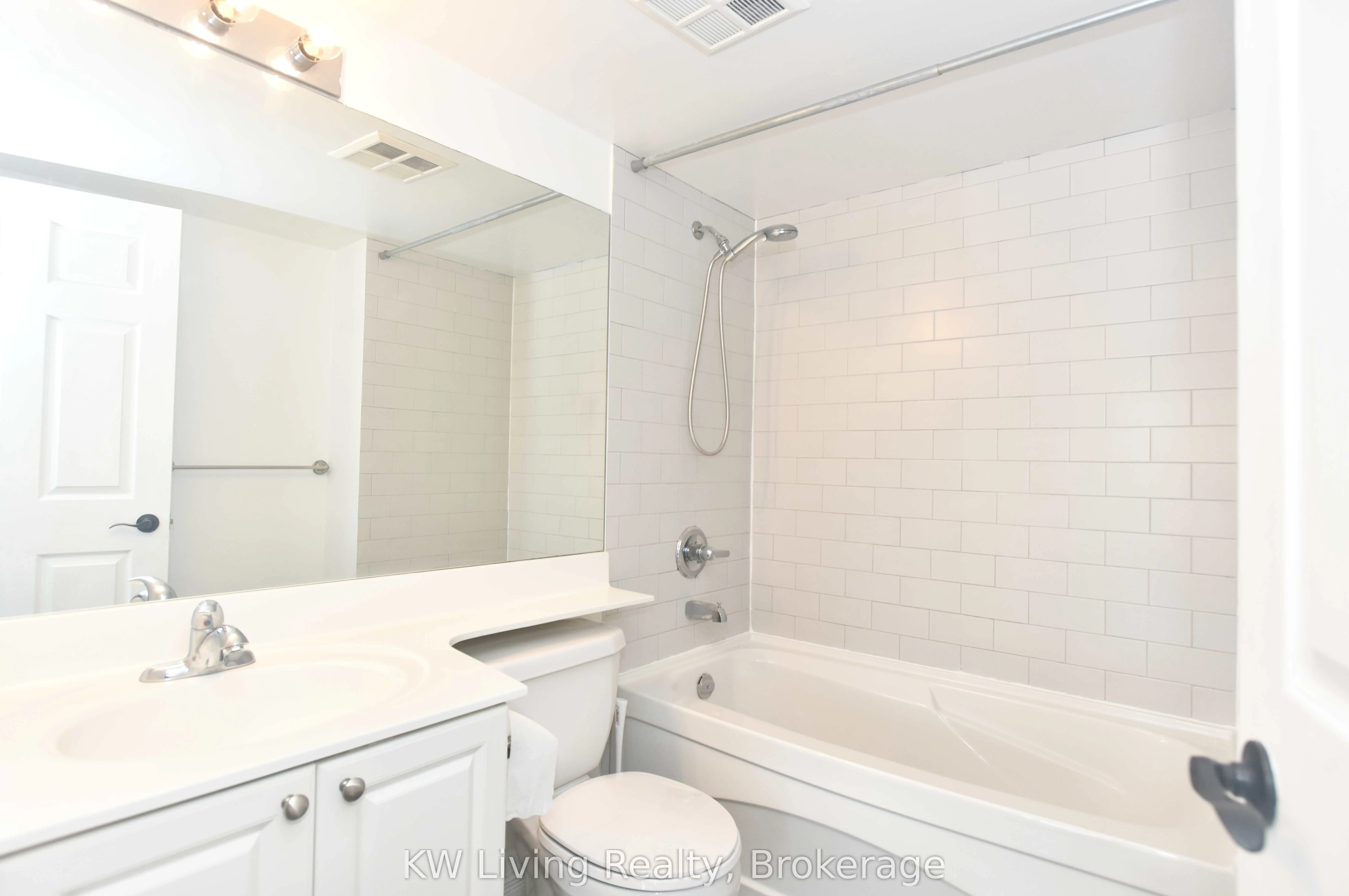 230 King Street E, #1120