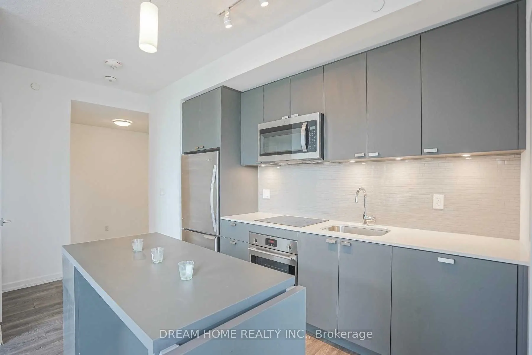 56 Forest Manor Road, #1104