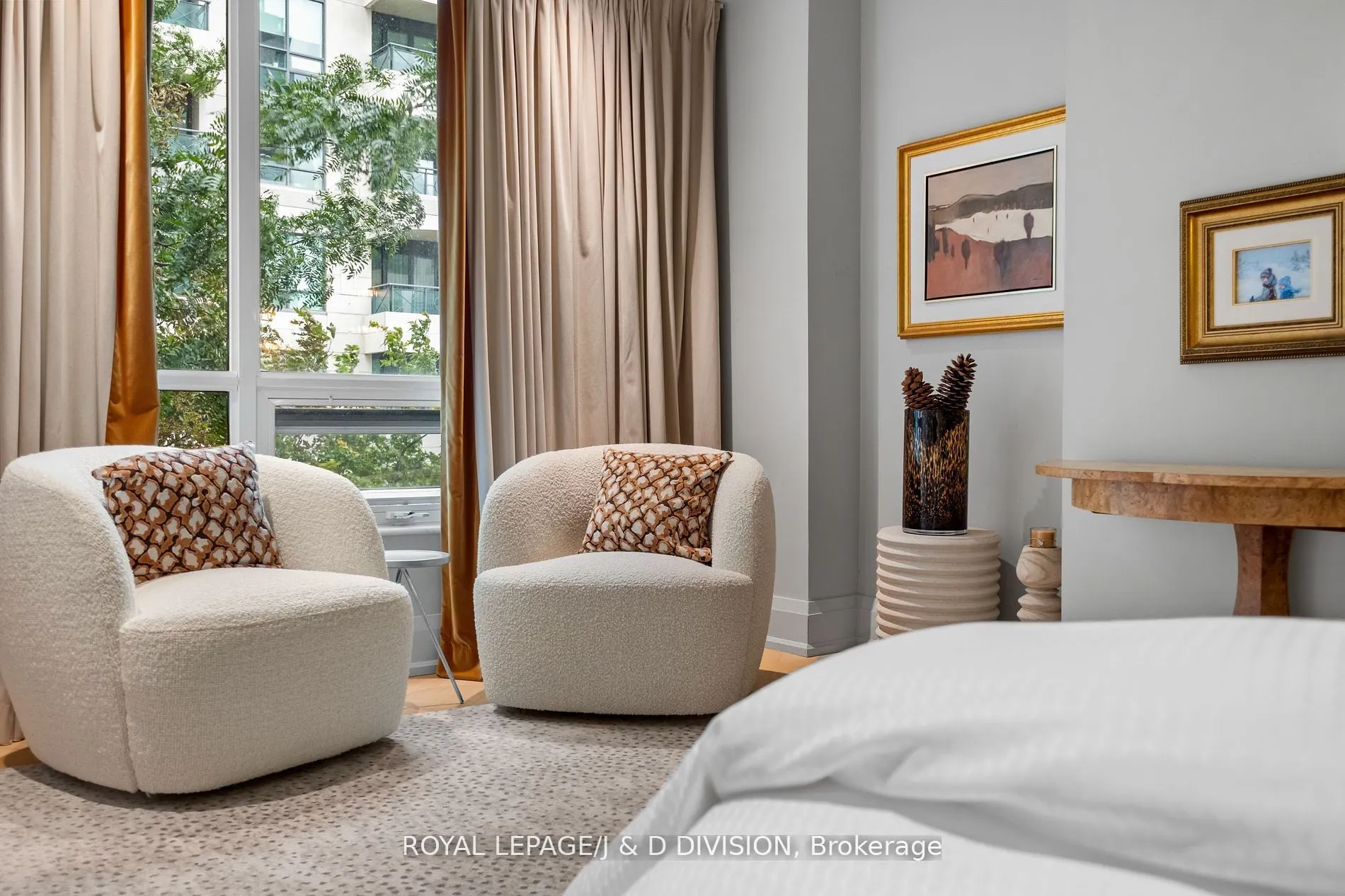20 Scrivener Square, #301