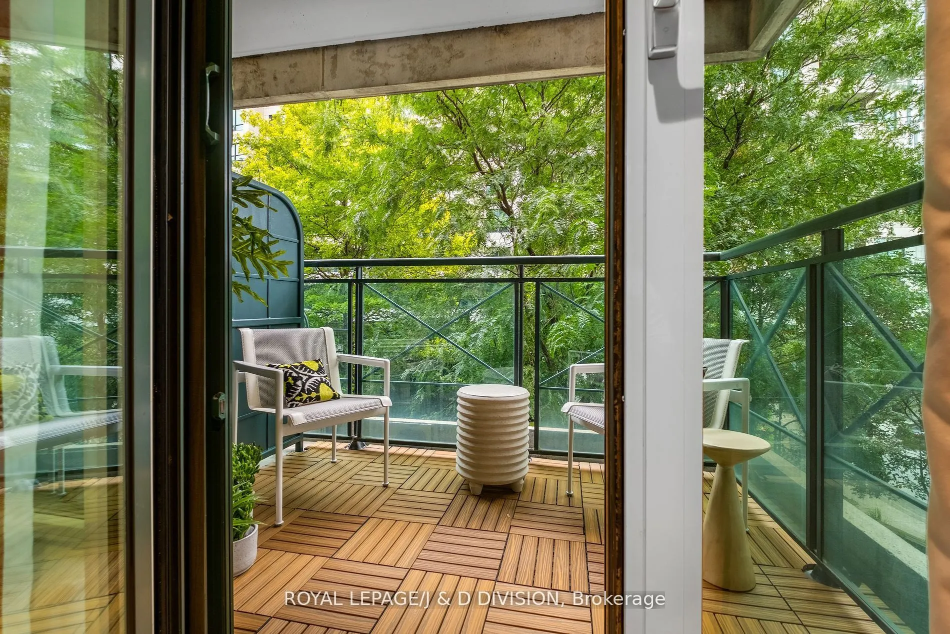 20 Scrivener Square, #301