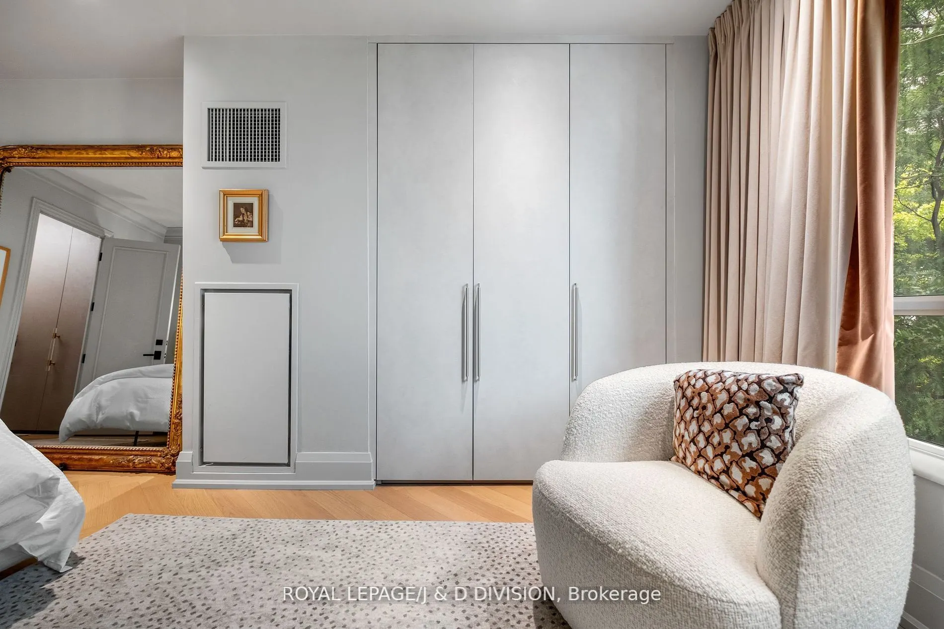 20 Scrivener Square, #301