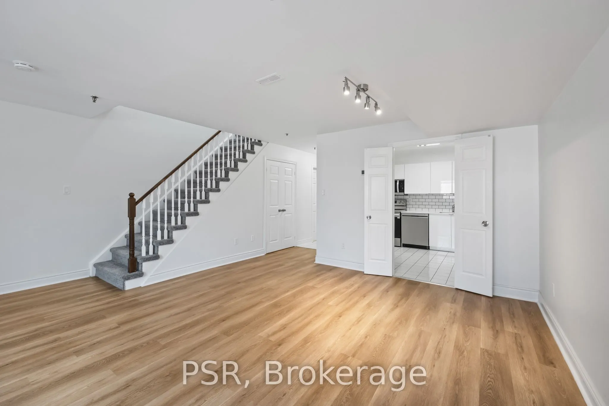 3314 Yonge Street, #6