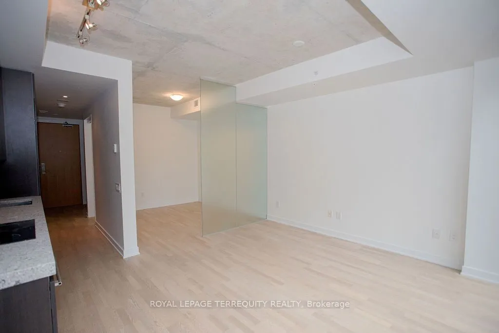 629 King Street W, #425