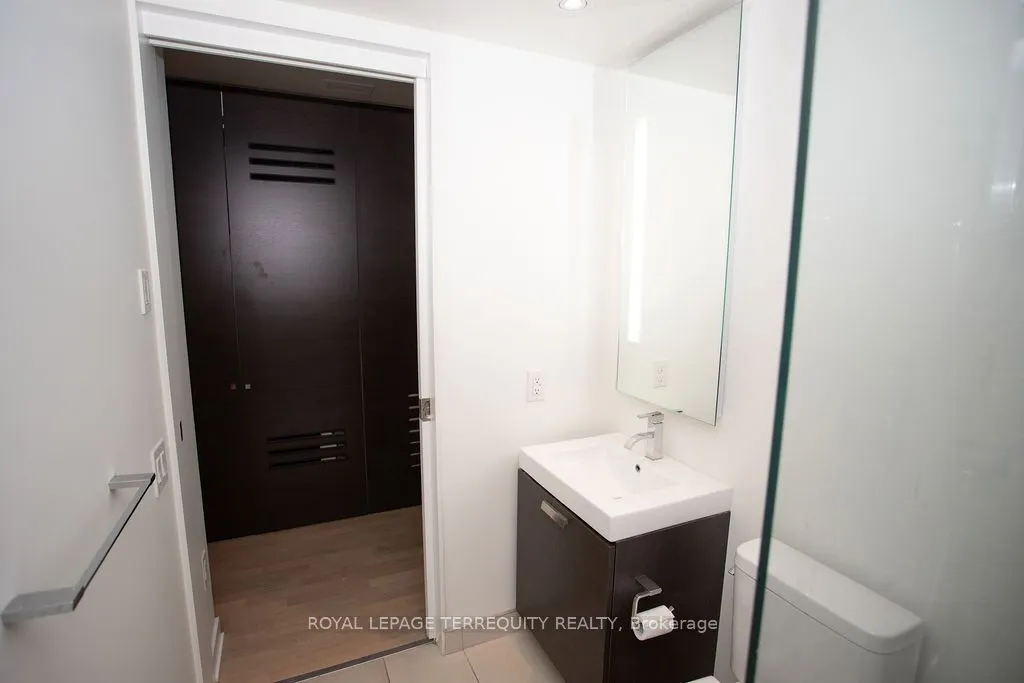 629 King Street W, #425