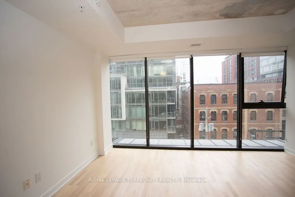 629 King Street W, #425