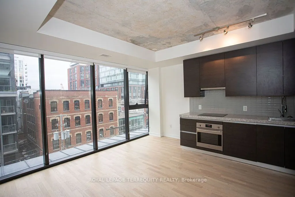 629 King Street W, #425