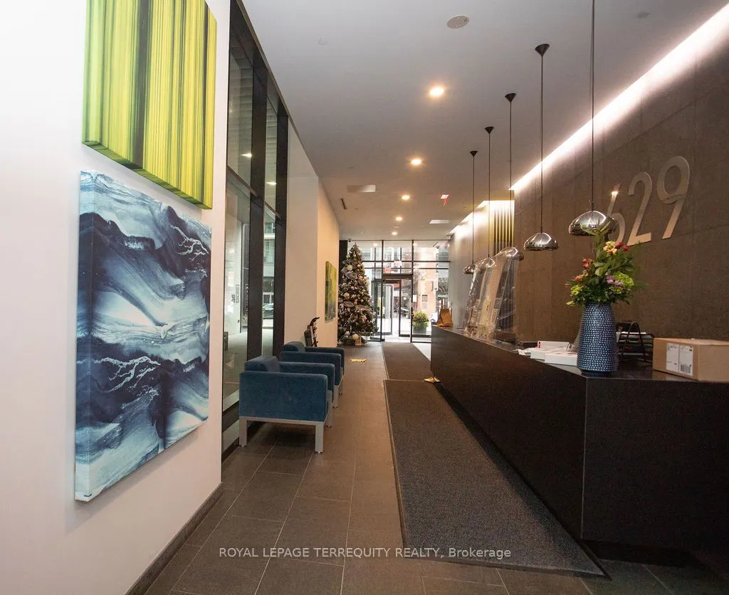 629 King Street W, #425