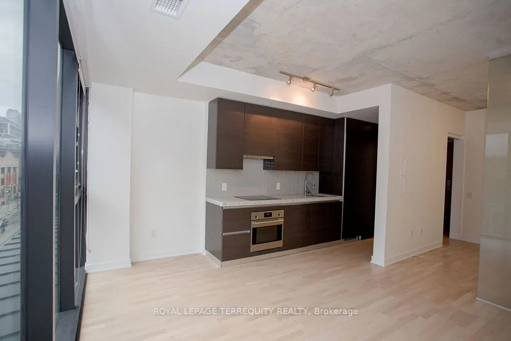 629 King Street W, #425
