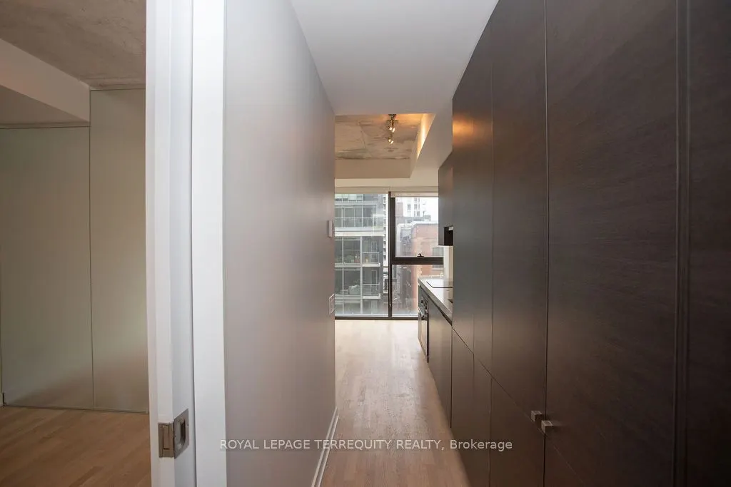 629 King Street W, #425