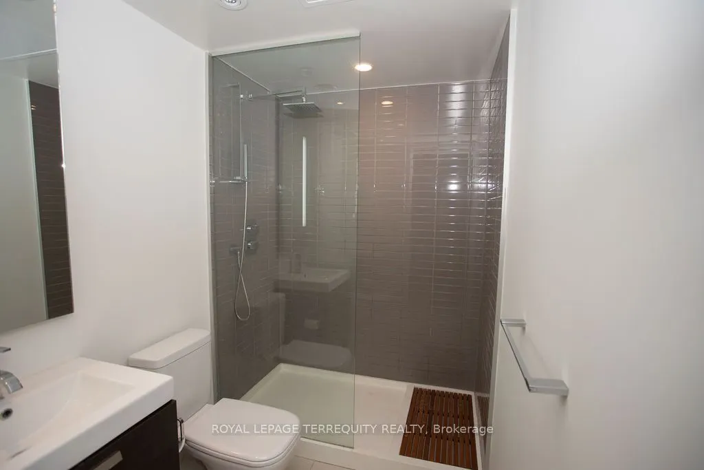 629 King Street W, #425
