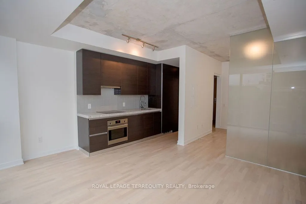 629 King Street W, #425