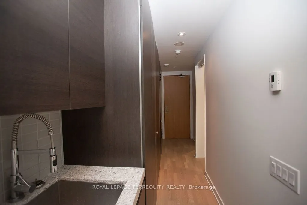 629 King Street W, #425