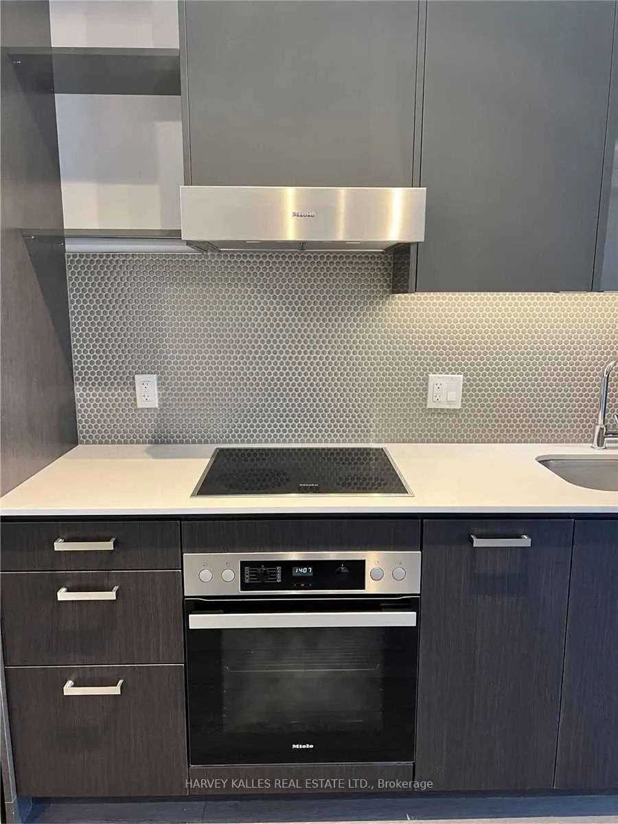 11 Lillian Street, #1403