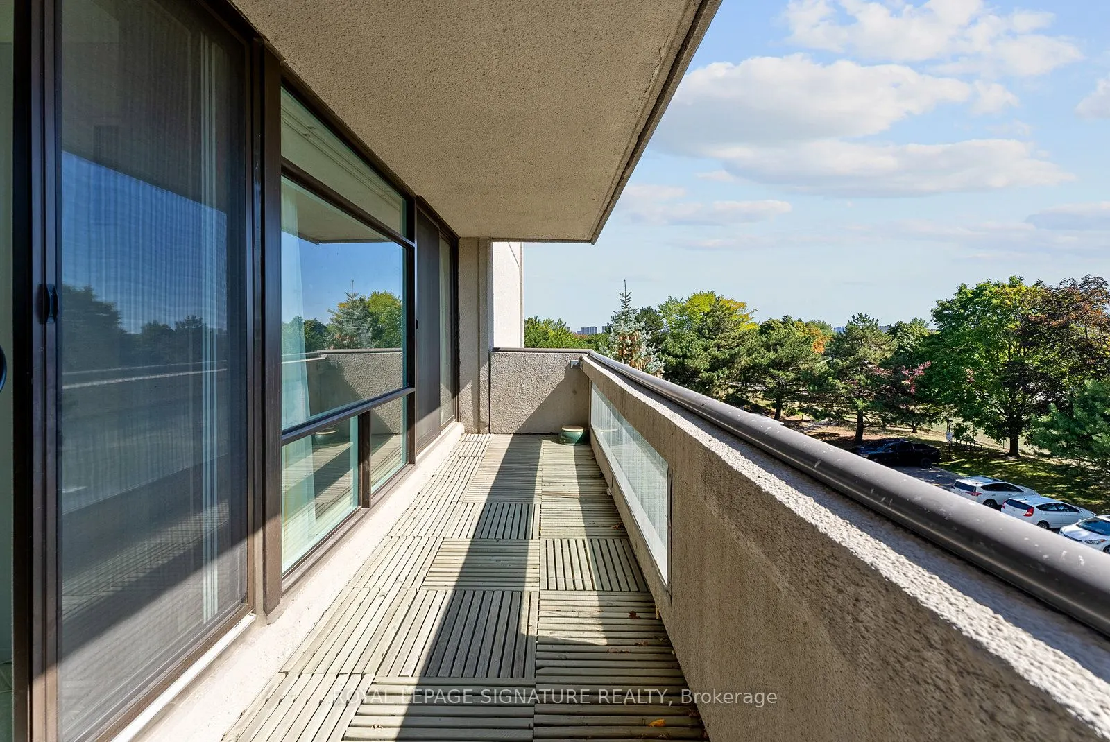 1555 Finch Avenue E, #404