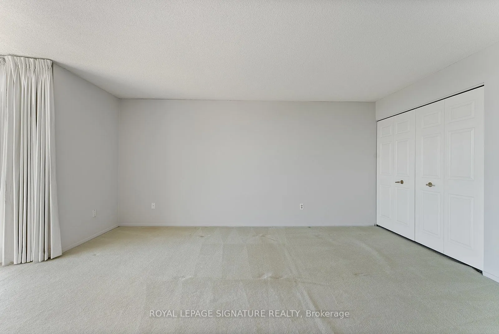 1555 Finch Avenue E, #404