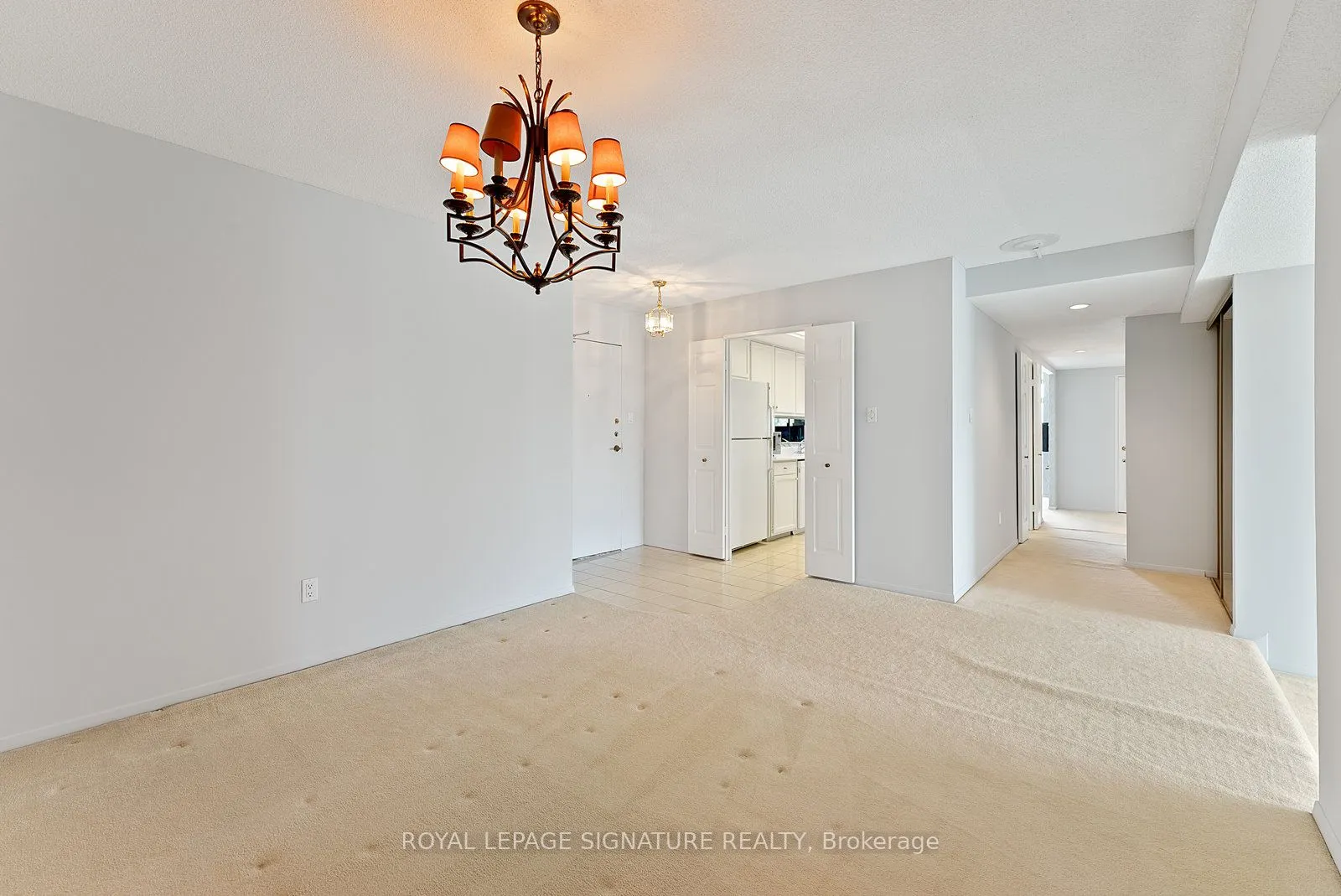 1555 Finch Avenue E, #404
