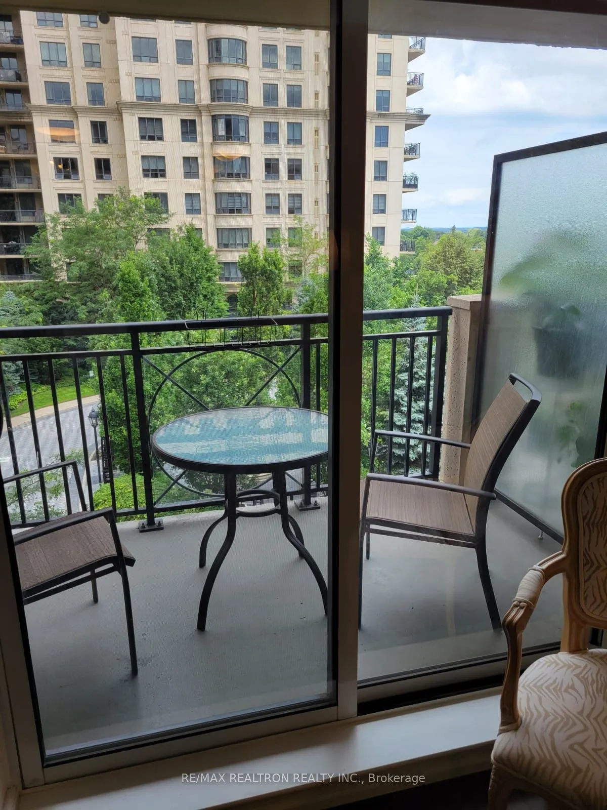 650 Sheppard Avenue E, #401
