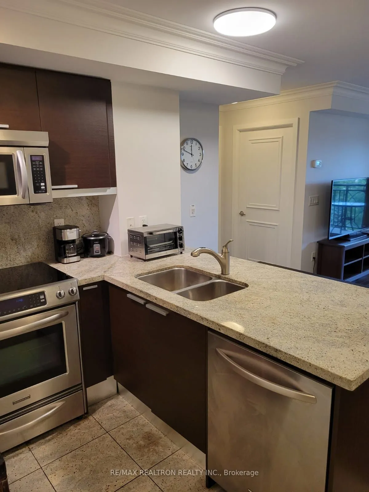 650 Sheppard Avenue E, #401