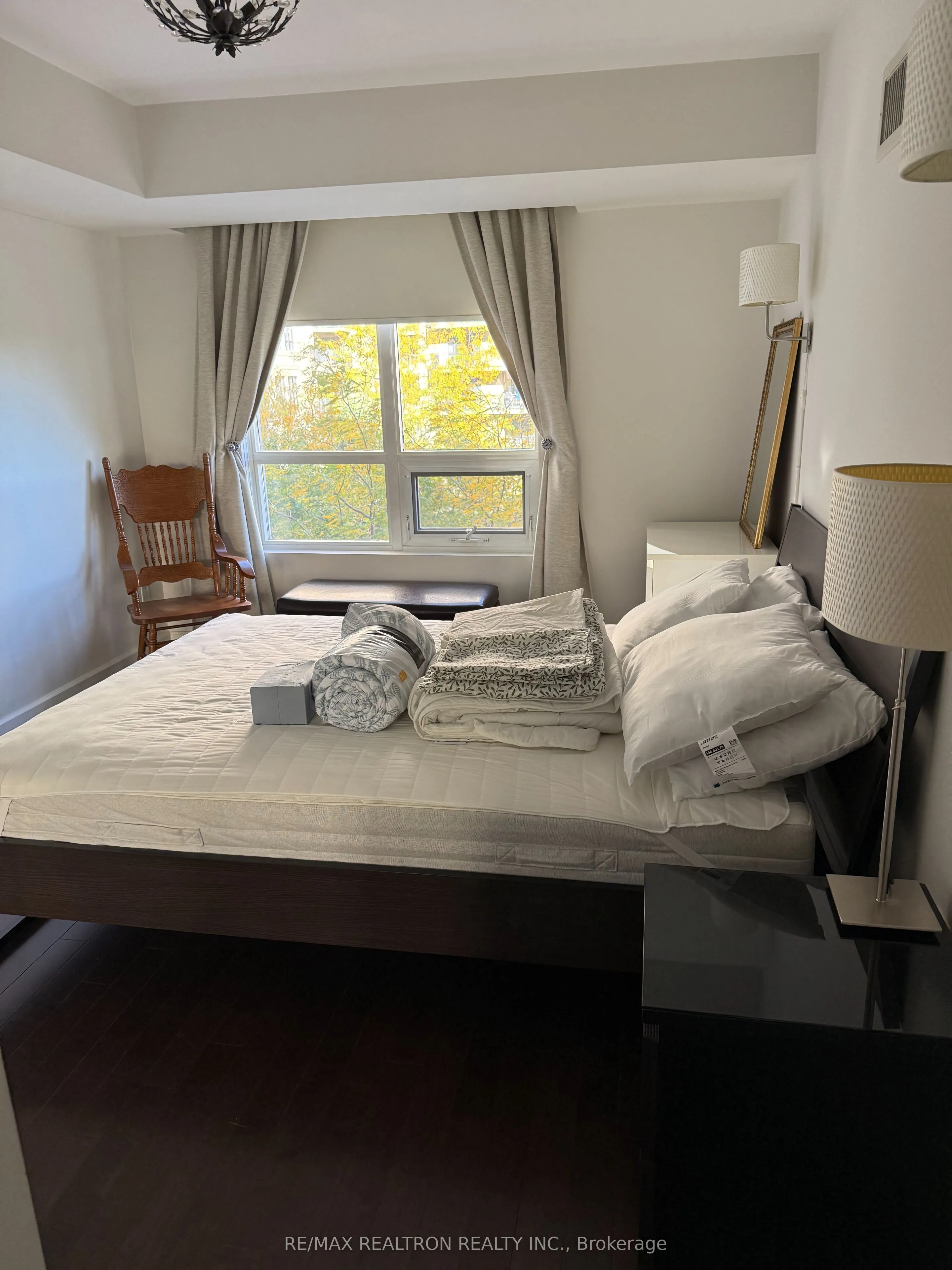650 Sheppard Avenue E, #401