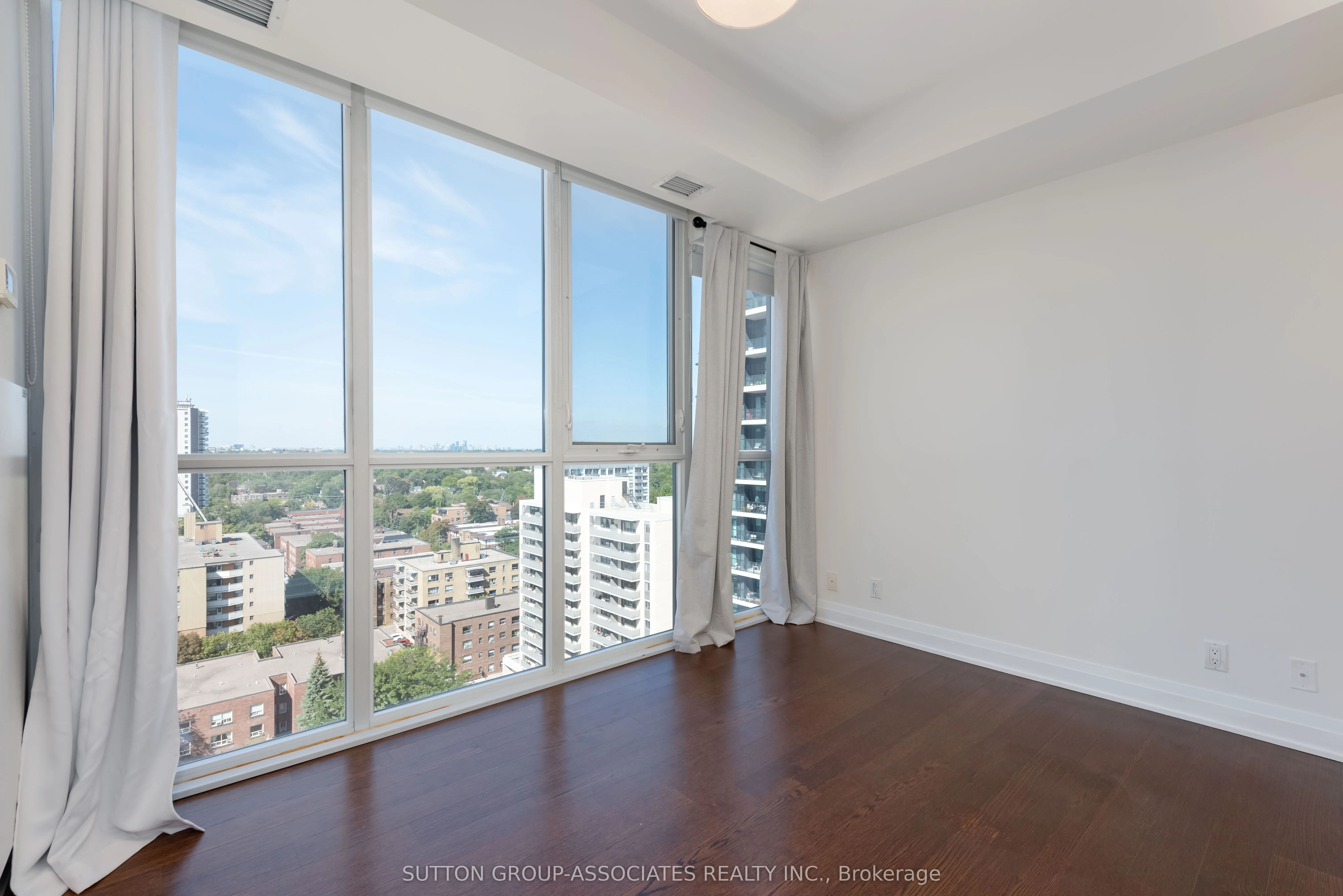 530 St. Clair Avenue W, #1502