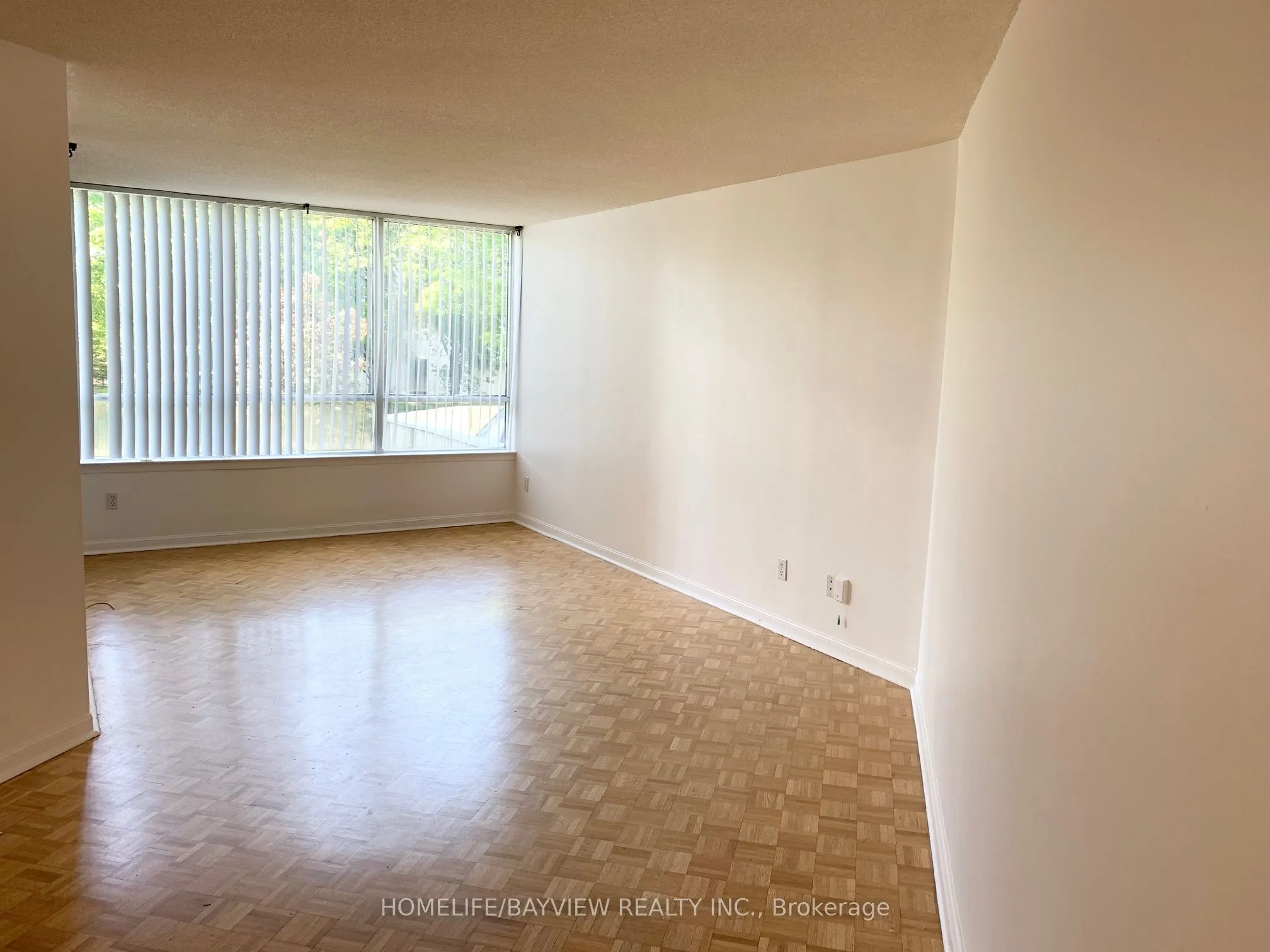 1121 Steeles Avenue W, #208