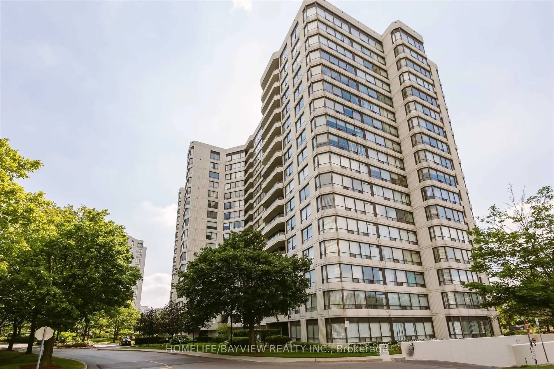 1121 Steeles Avenue W, #208