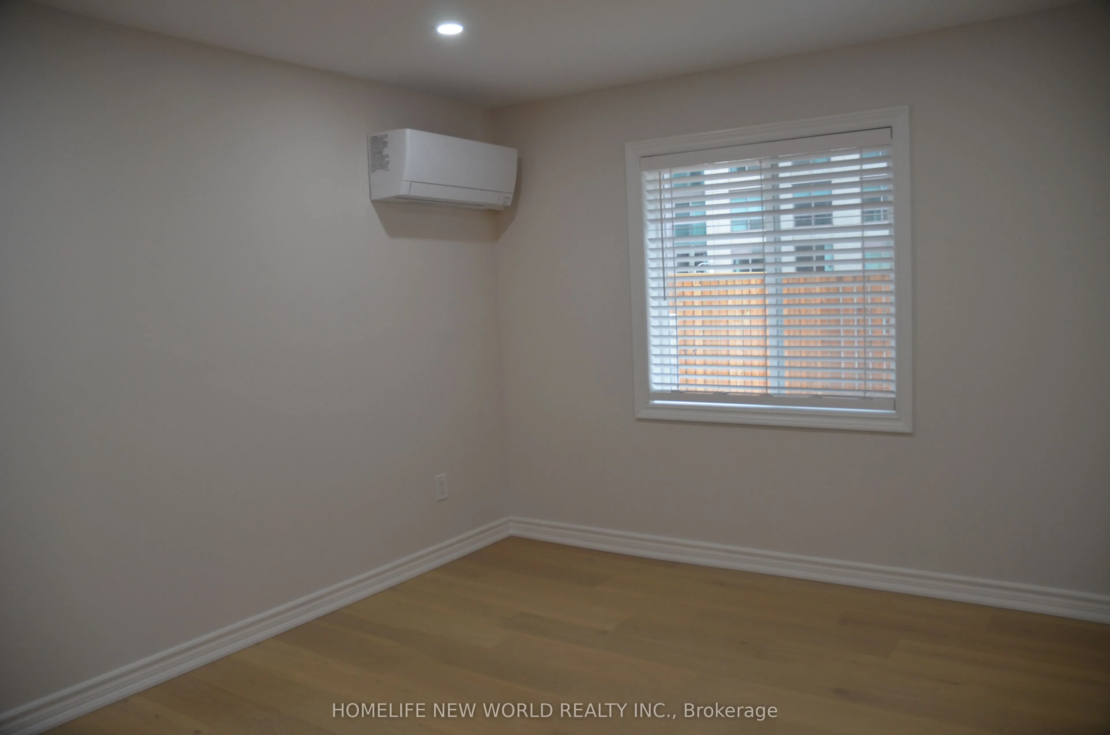 231 Queen Street W, #Upper Level