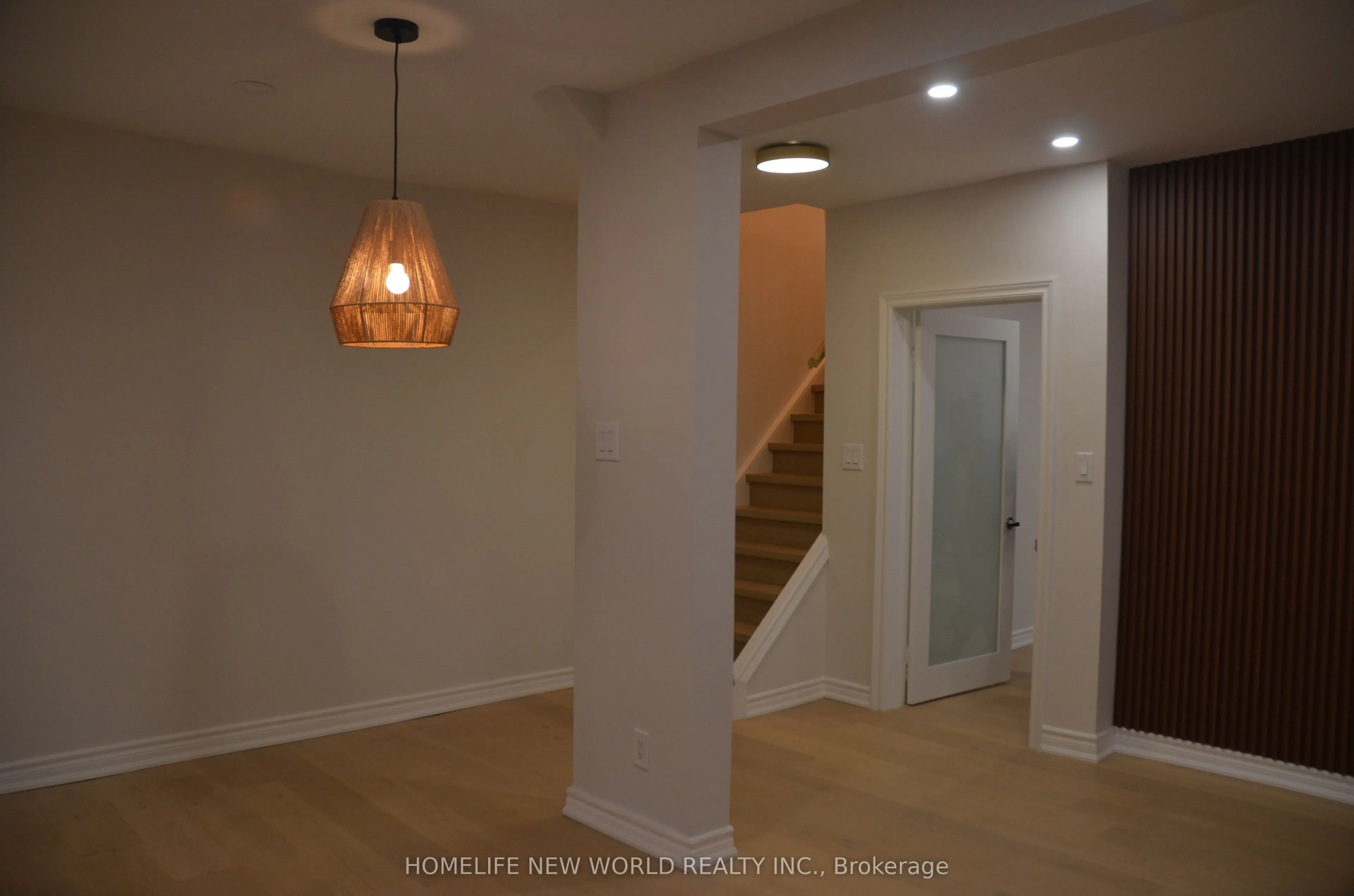 231 Queen Street W, #Upper Level