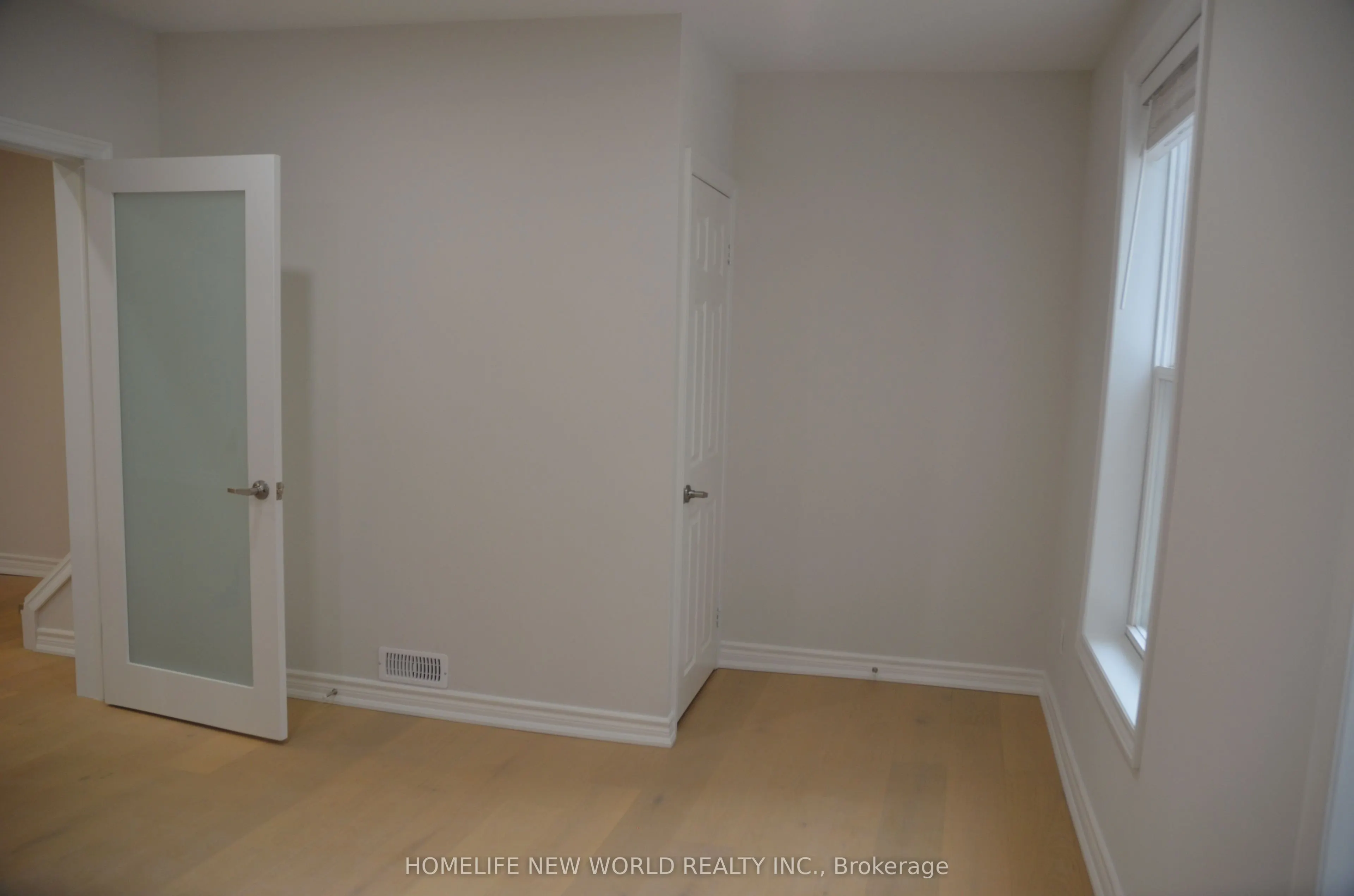 231 Queen Street W, #Upper Level
