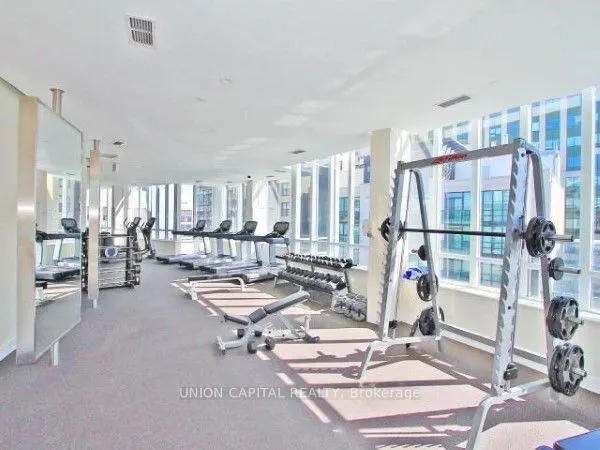 270 Wellington Street W, #222