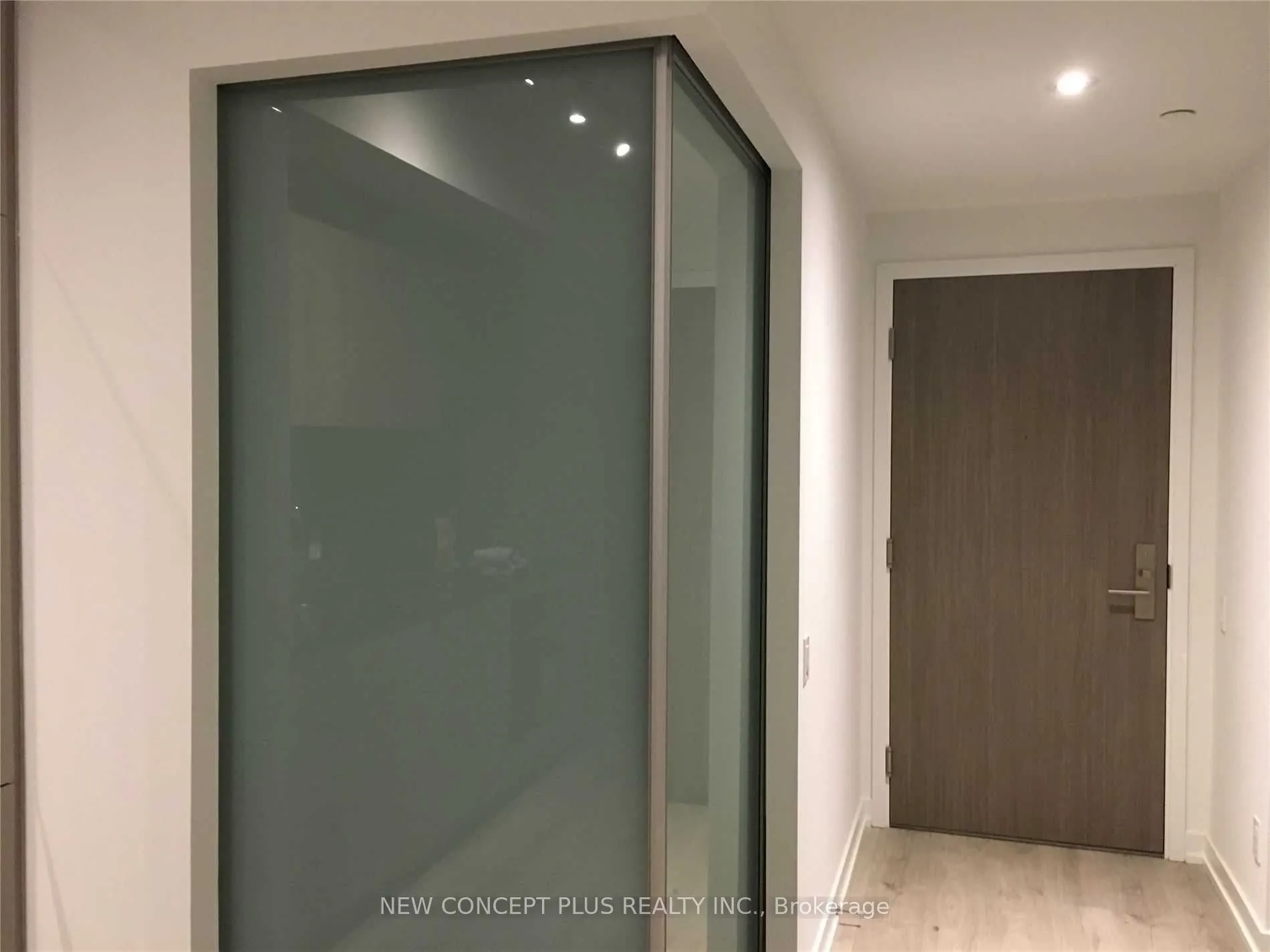 161 Roehampton Avenue, #1813