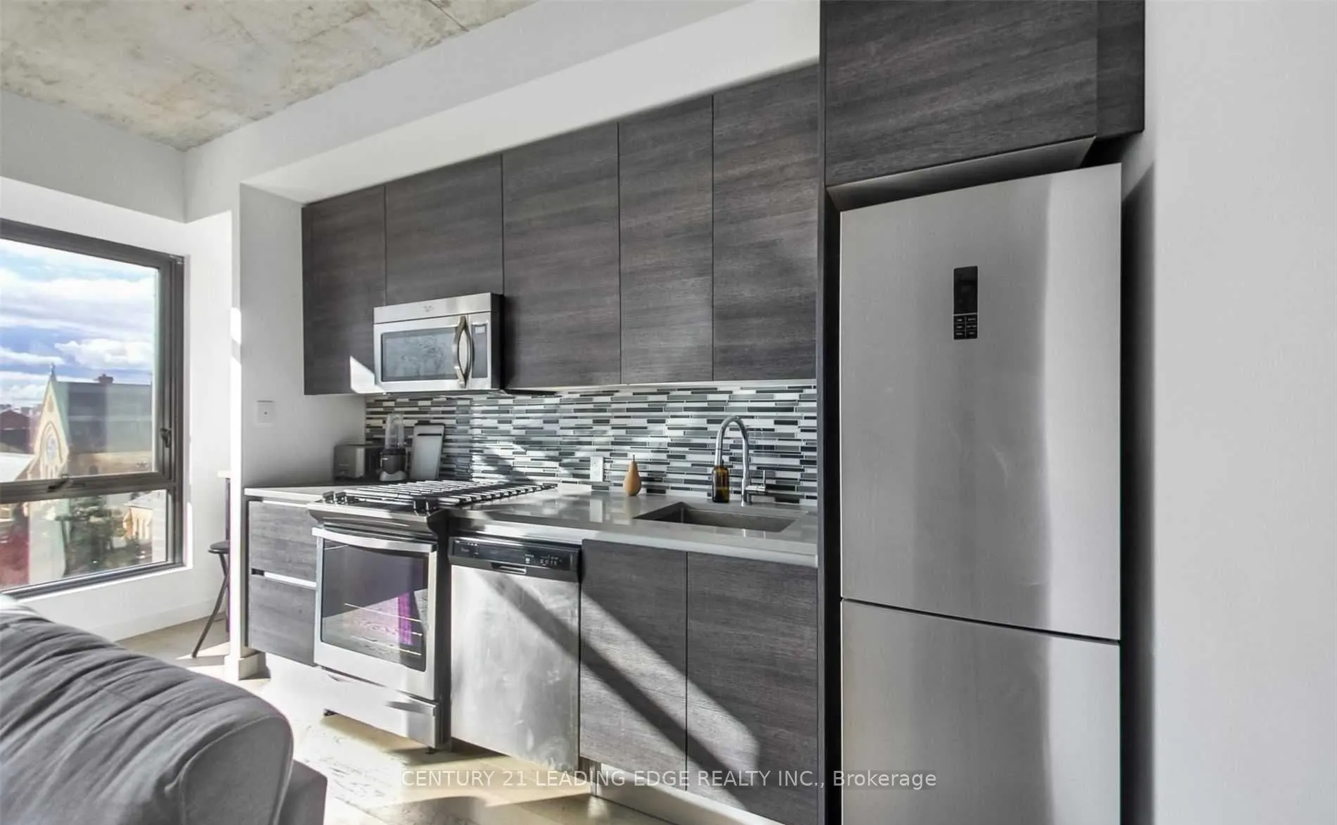 111 Bathurst Street, #409