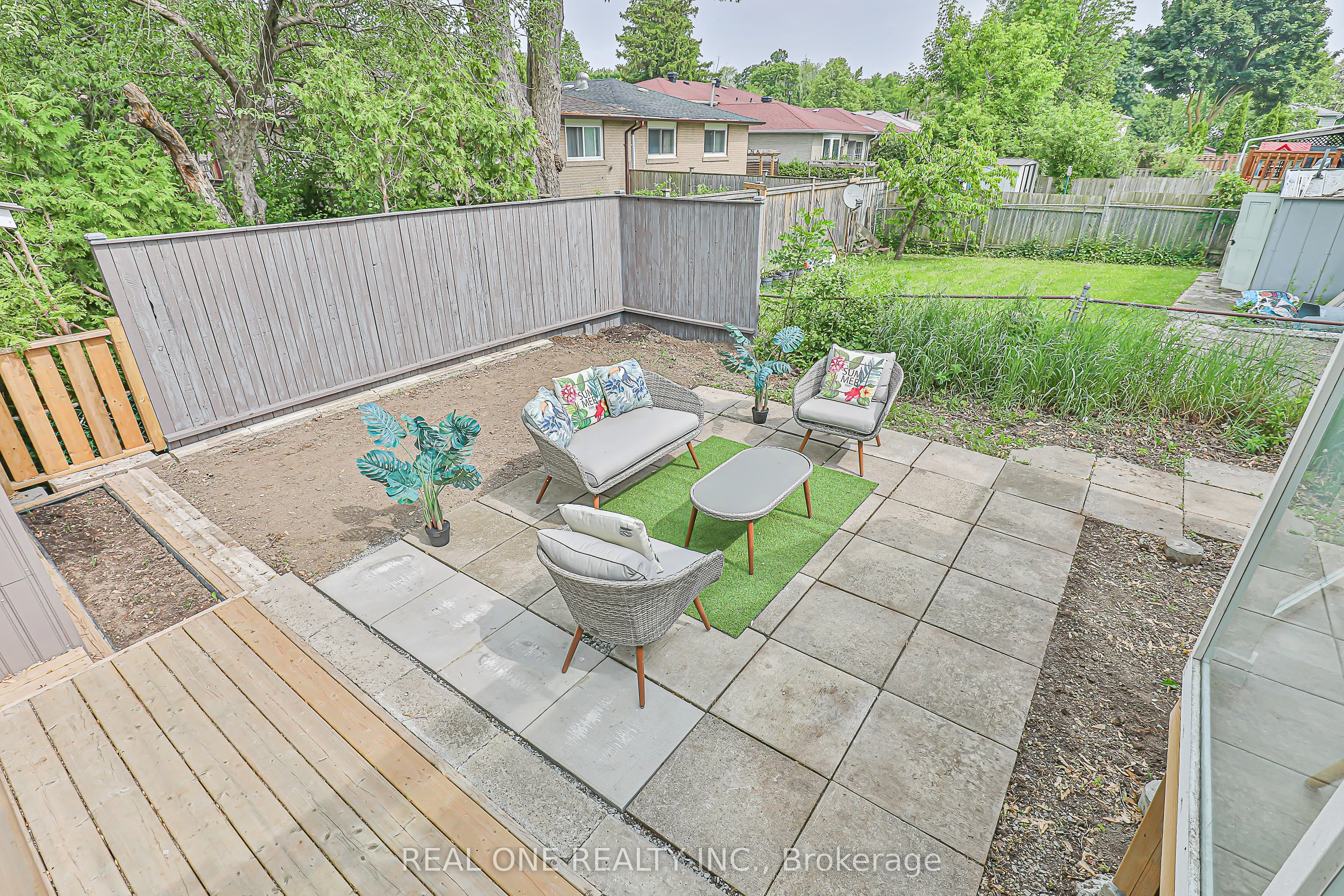 368 Hollyberry Trail