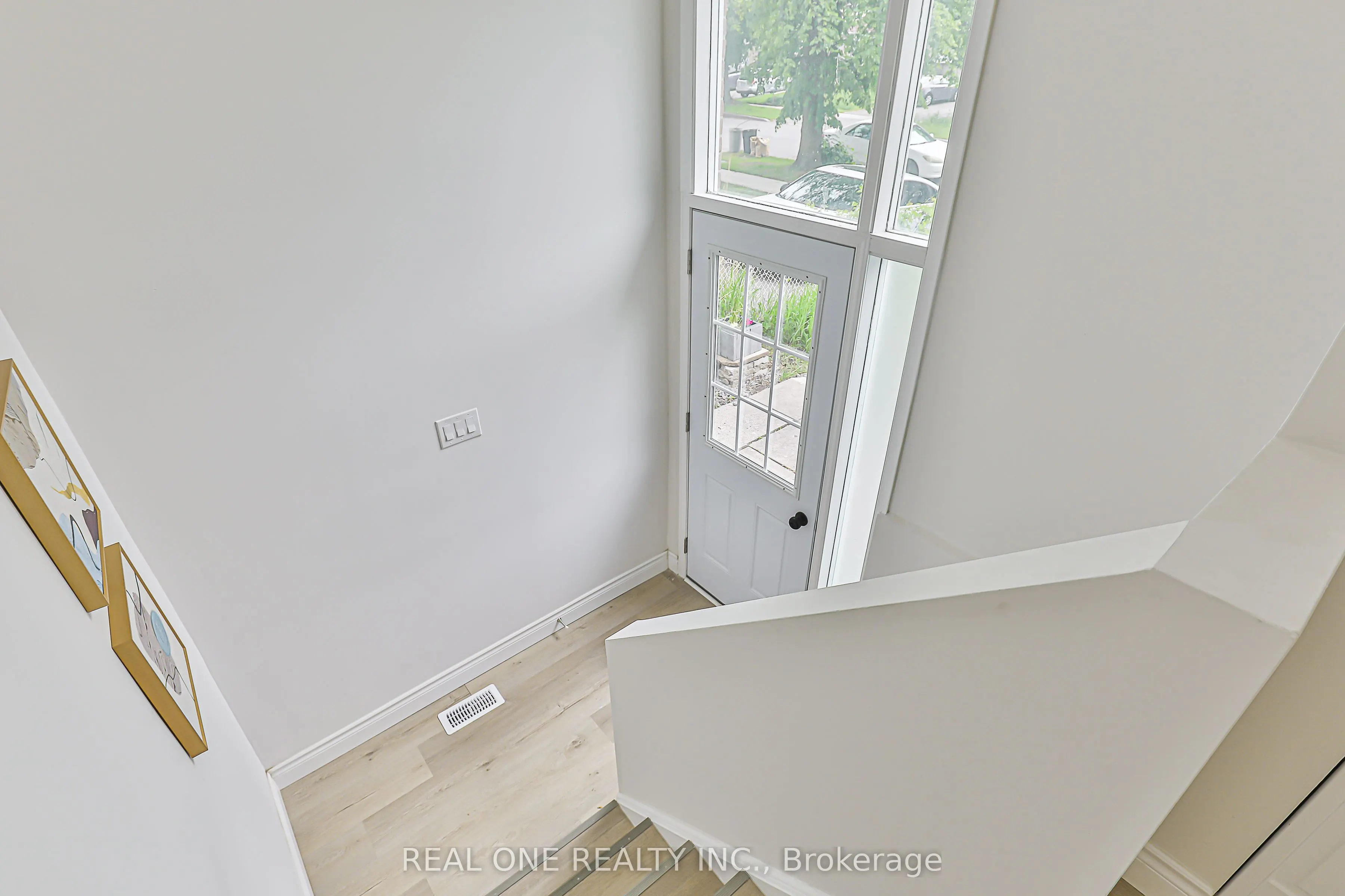 368 Hollyberry Trail