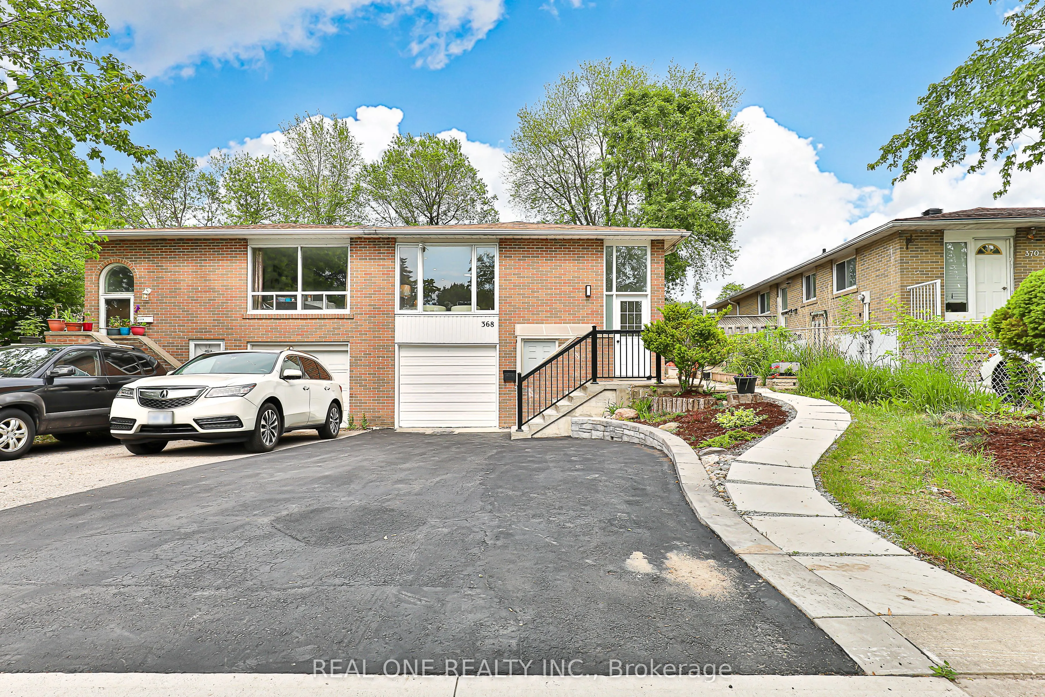 368 Hollyberry Trail